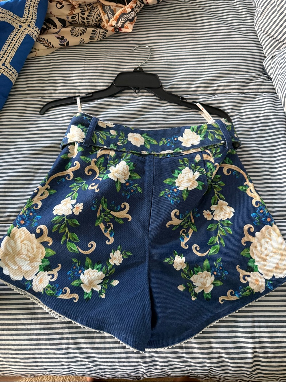 FARM Rio Navy Floral Jeans - Picture 3 of 3
